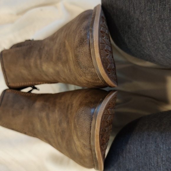 Rocket Dog Mindi Ankle Bootie - Picture 5 of 7